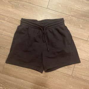 Aritzia tna boyfriend shorts